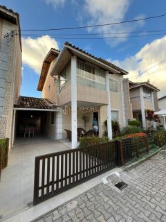 Casa de Condomínio  4/4 e 3 suítes  Pitangueiras