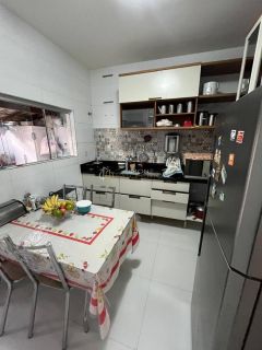 Casa de Condomínio  4/4 e 3 suítes  Pitangueiras