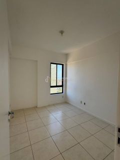 Imbuí | 8º andar | Nascente c/ Vista Mar | Apto Recém Reformado | 2 Quartos | 56 m²