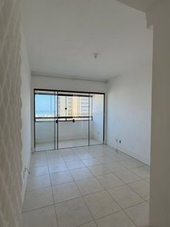 Imbuí | 8º andar | Nascente c/ Vista Mar | Apto Recém Reformado | 2 Quartos | 56 m²