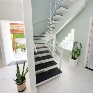 Casa em condomínio fechado – Vilas Solaris, Buraquinho | 4 suítes | 250m² construídos