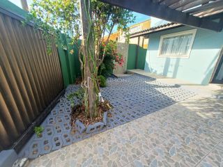 Casa independente frente mar