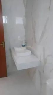 Casa à venda em condomínio fechado – 4/4, sendo 2 suítes Abrantes-Camaçari-Ba