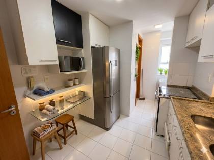 Apartamento Para Vender  4/4 e 2 suítes  Pituba