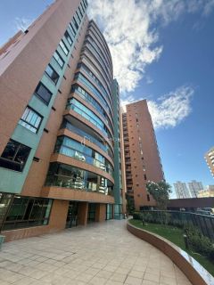 Apartamento  3 suítes Alphaville I em Salvador