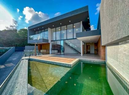 Casa em condomínio 4 suítes Patamares - Salvador - Ba