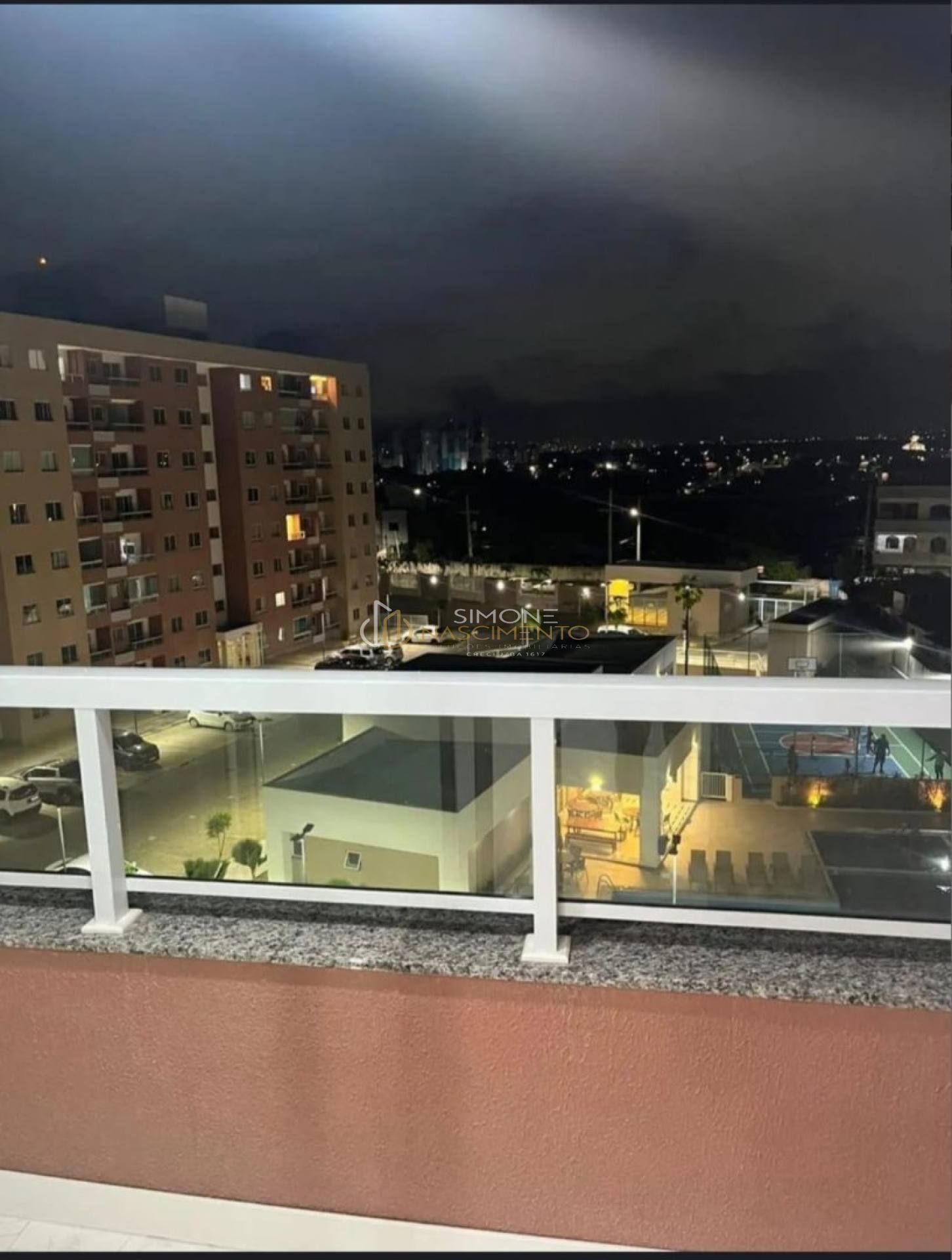 Apartamento Para Vender com 2 quartos 1 suíte no bairro Itapuã em Salvador