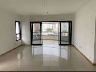 Apartamento Para Vender com 4 quartos 4 suítes. 175M², no bairro Graça em Salvador