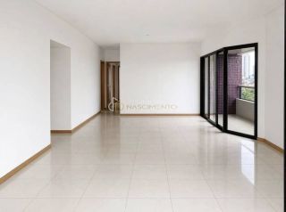 Apartamento Para Vender com 4 quartos 4 suítes. 175M², no bairro Graça em Salvador