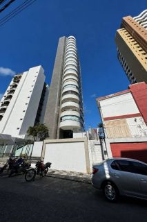 Apartamento Para Vender com 4 quartos 4 suítes. 175M², no bairro Graça em Salvador