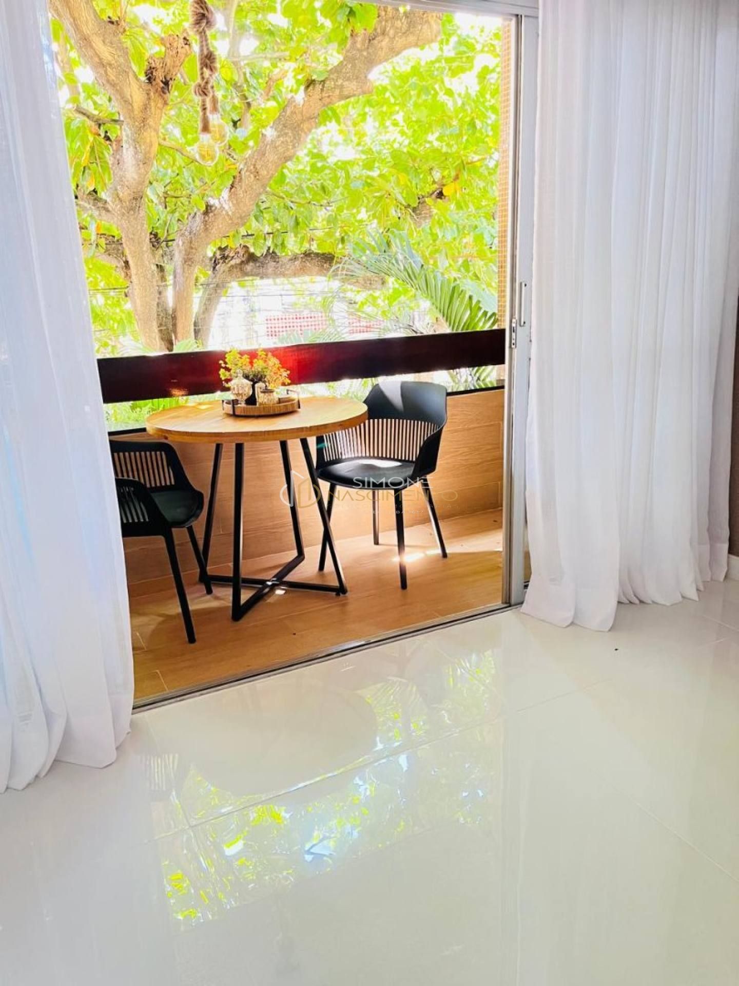 Apartamento Para Vender com 3 quartos 1 suítes no bairro Costa Azul em Salvador