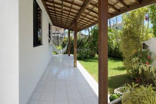 Casa em condomínio fechado – Vilas Solaris, Buraquinho | 4 suítes | 250m² construídos