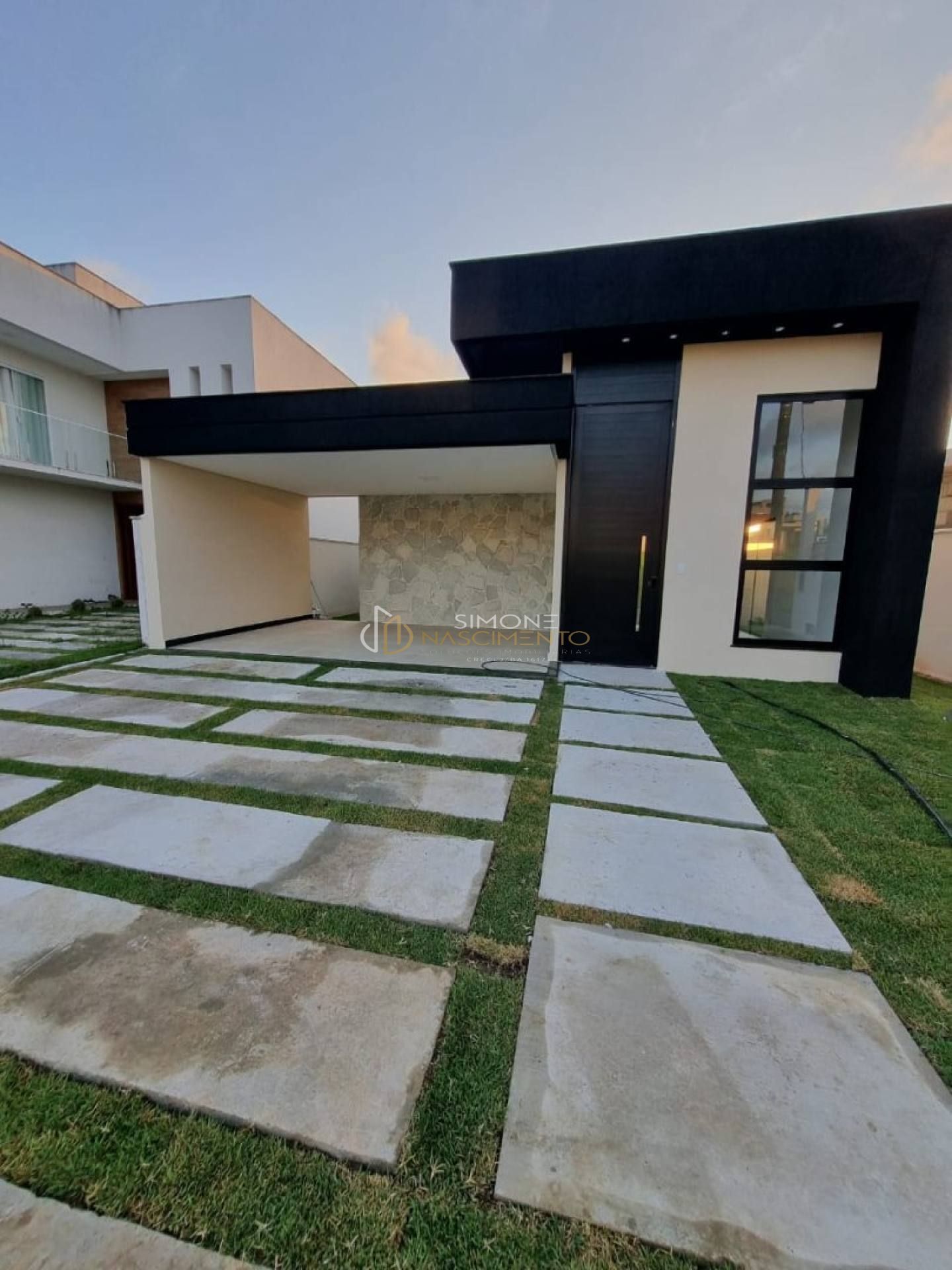 Casa à venda no Condomínio Terras Alphaville, com 140 m² de área construída em terreno nascente de 275 m².