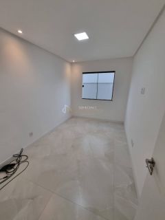 Casa à venda no Condomínio Terras Alphaville, com 140 m² de área construída em terreno nascente de 275 m².