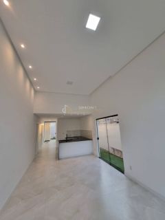 Casa à venda no Condomínio Terras Alphaville, com 140 m² de área construída em terreno nascente de 275 m².