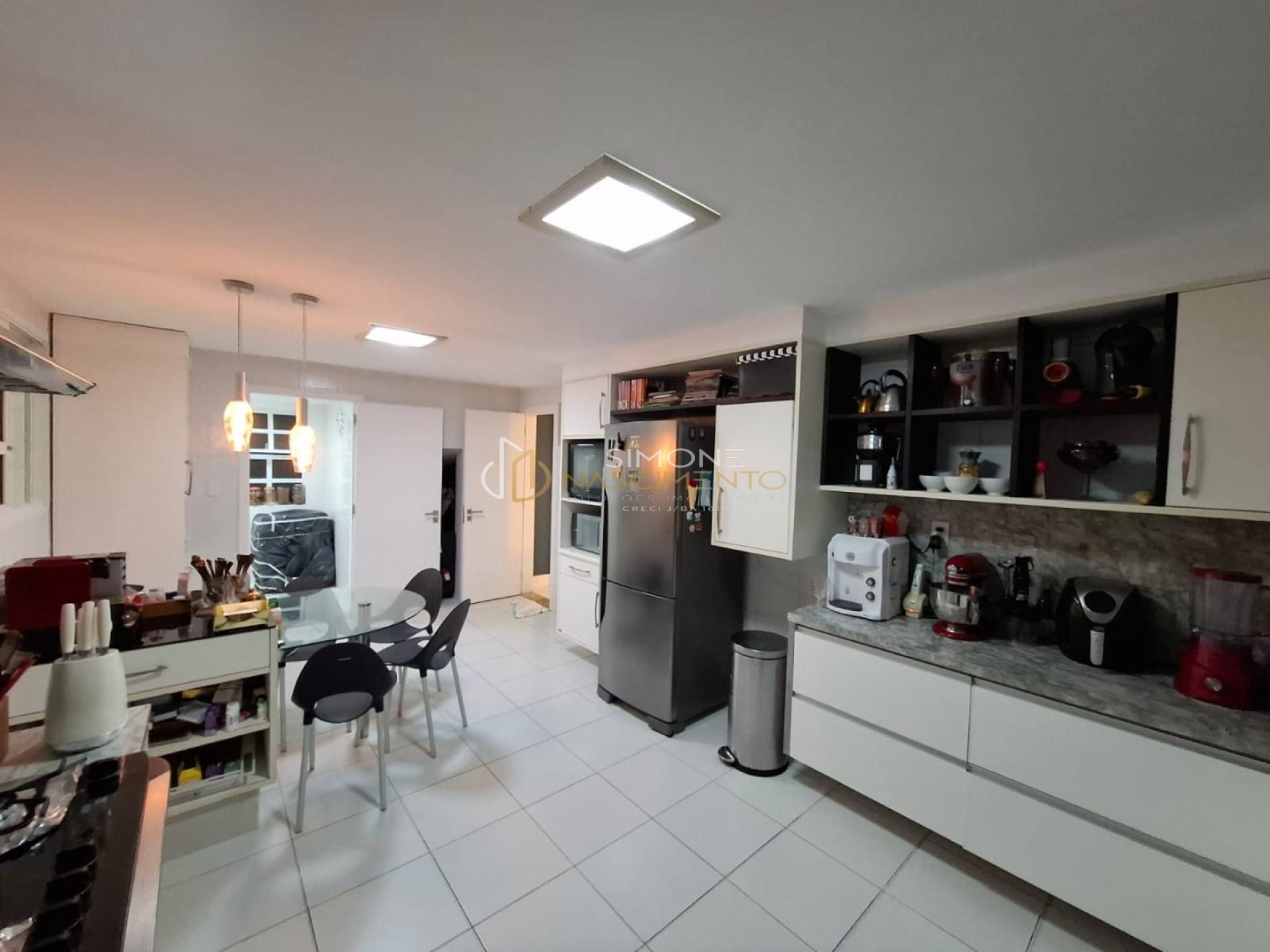 Casa de Condomínio Para Alugar com 3 quartos 2 suítes Itapuã