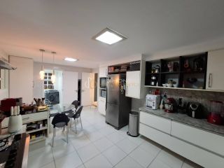 Casa de Condomínio Para Alugar com 3 quartos 2 suítes Itapuã