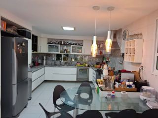Casa de Condomínio Para Alugar com 3 quartos 2 suítes Itapuã