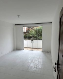 Apartamento Para Vender com 3 quartos 1 suíte no bairro Brotas em Salvador