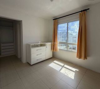Apartamento Para Alugar com 4 quartos 2 suítes  Alphaville I em Salvador