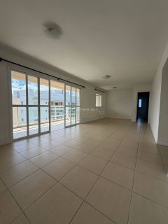 Apartamento Para Alugar com 4 quartos 2 suítes  Alphaville I em Salvador