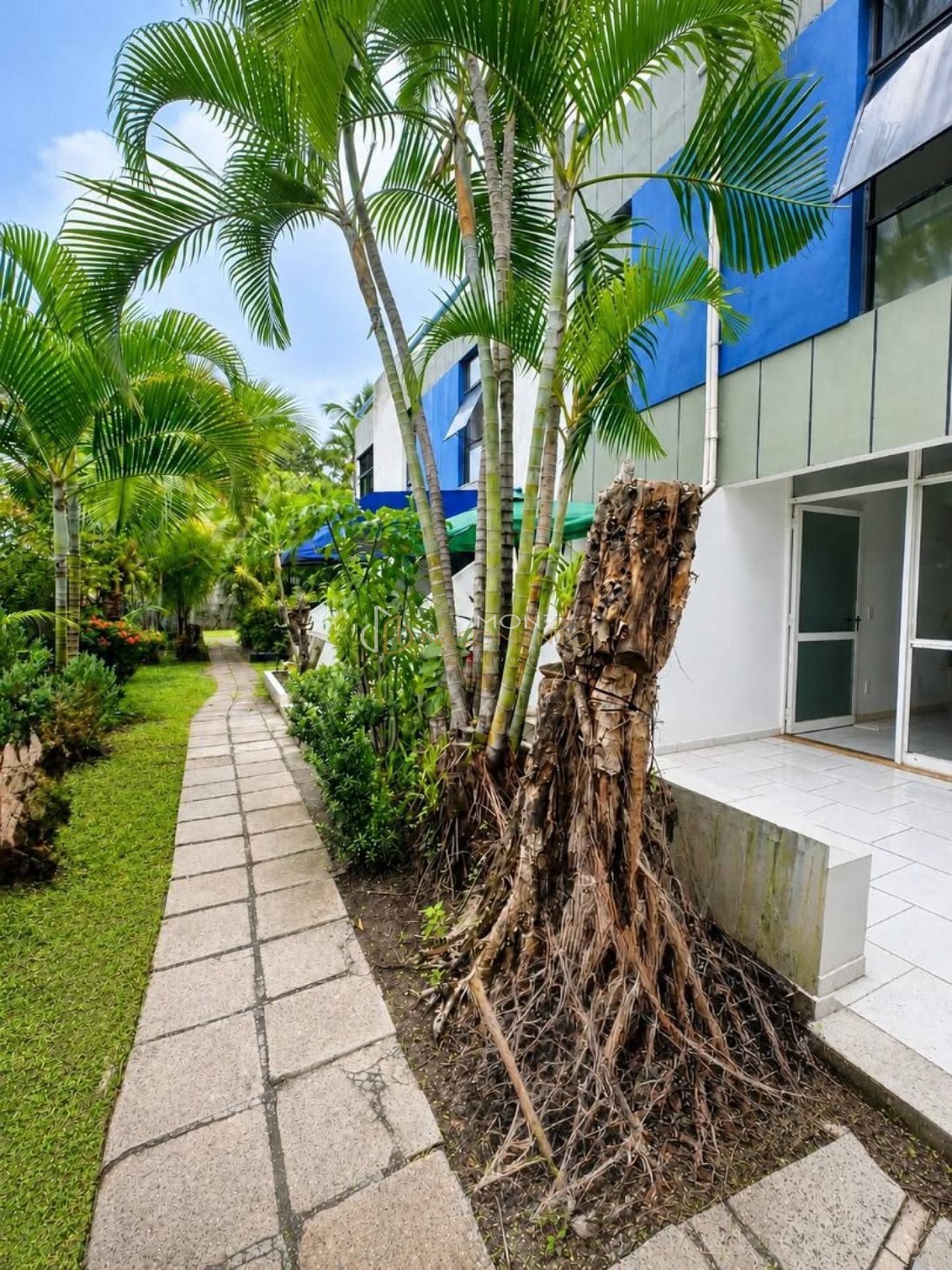 Casa Triplex em Condomínio Fechado | Itapuã