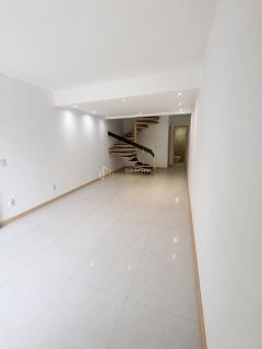 Casa Triplex em Condomínio Fechado | Itapuã