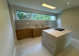 Apartamento 3/4 Reformado à Venda em Ondina – 110m²