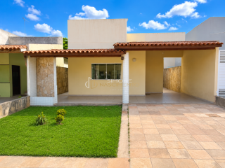 Casa para Venda no Condomínio Residêncial Ametista - Feira de Santana.