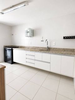 Casa de Condomínio 4 suítes  Abrantes em Camaçari