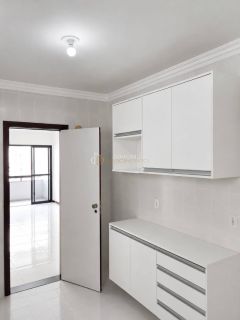 Apartamento Para Alugar com 3 quartos 1 suíte Stiep em Salvador