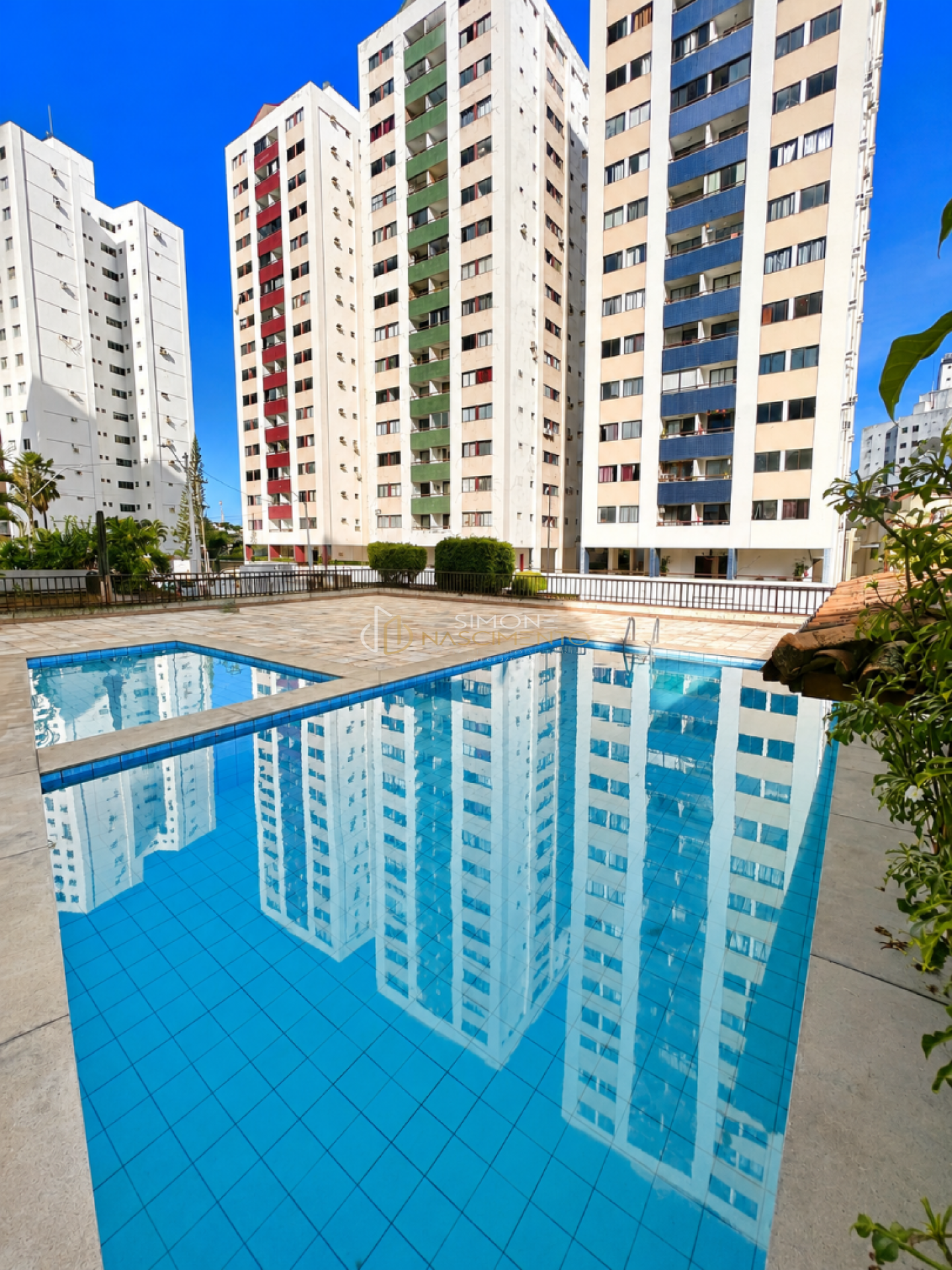 Imbui - Apartamento 2/4 com suite para aluguel
