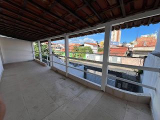 Casa Para Vender com 3 quartos 1 suíte Piatã em Salvador