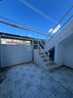 Casa Para Vender com 3 quartos 1 suíte Piatã em Salvador