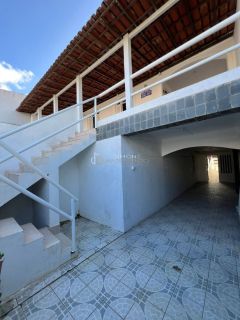 Casa Para Vender com 3 quartos 1 suíte Piatã em Salvador