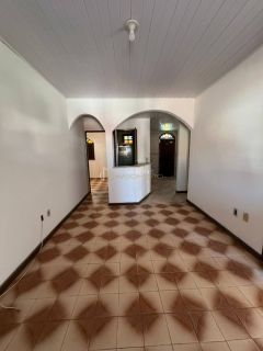 Casa Para Vender com 3 quartos 1 suíte Piatã em Salvador