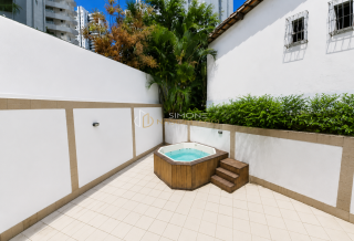 Casa de Condomínio Para Vender com 5 quartos 2 suítes no bairro Horto Florestal em Salvador
