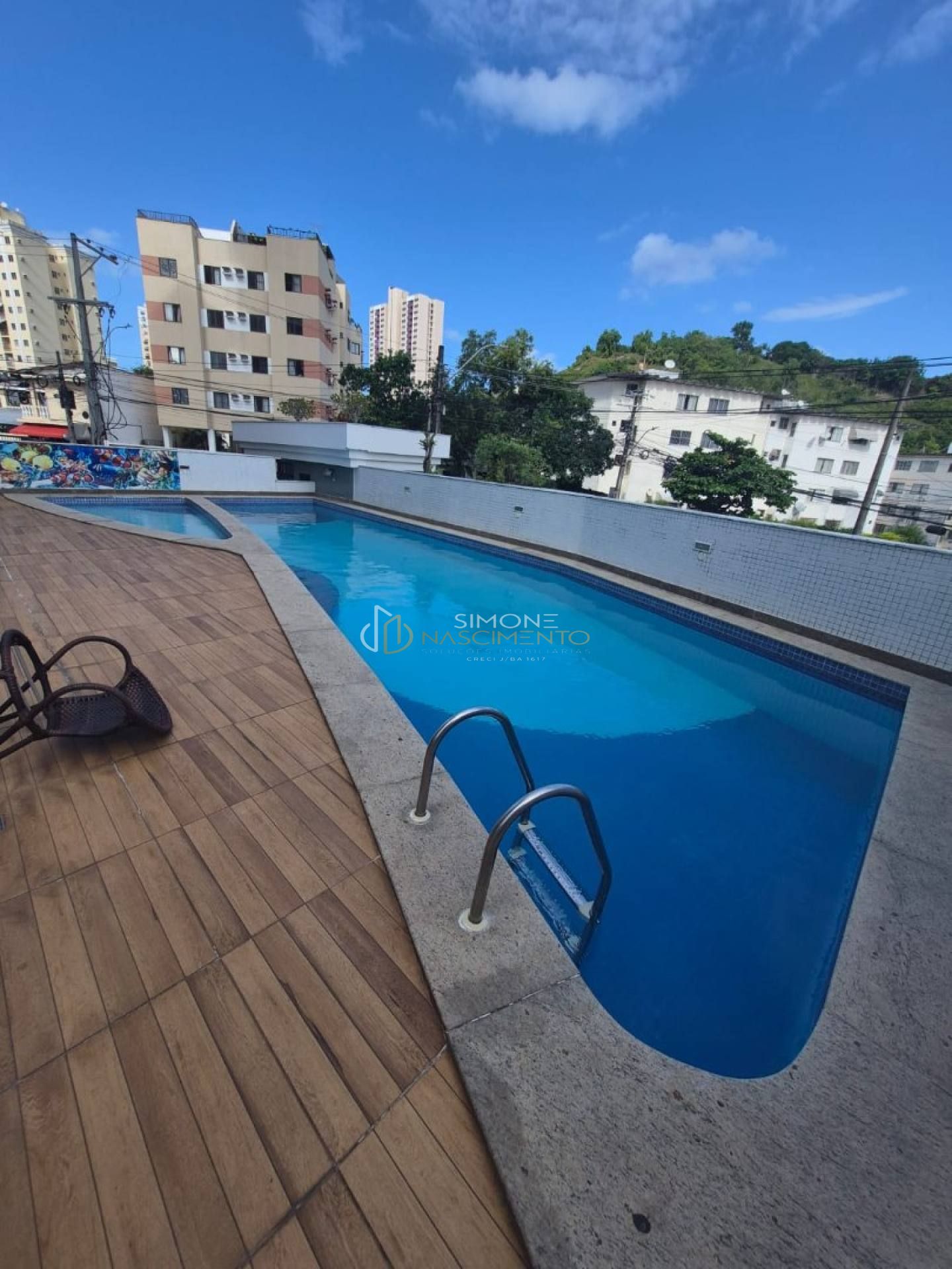 Apartamento Para Alugar com 3 quartos 1 suíte Imbuí em Salvador