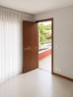 Casa de Condomínio  3 suítes Catu de Abrantes em Camaçari