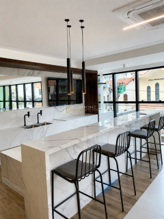 Studio Moderno Mobiliado à Venda na Barra | 22m² | Varanda | 1 Vaga | Infraestrutura Completa