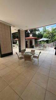 Apartamento Para Vender com 4 quartos 2 suítes no bairro Pituba em Salvador