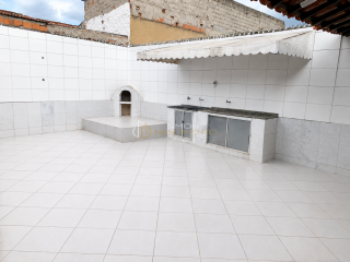 Excelente oportunidade para quem busca uma casa confortável e bem distribuída no Conjunto Centenário, em Feira de Santana.