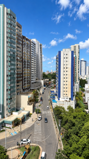 Apartamento 2/4 à venda em Brotas – Andar alto, ventilado e 2 vagas