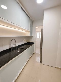 Apartamento Para Alugar com 3 quartos 1 suítes no bairro Imbuí em Salvador