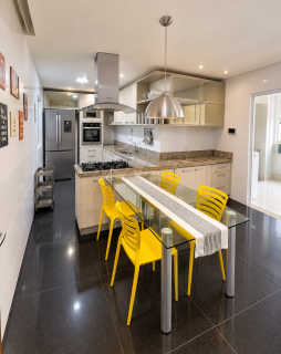 Casa em Alameda Fechada com Segurança 24h – Vilas do Atlântico