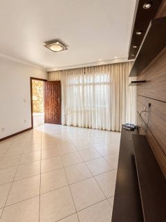 Casa Solta  3 quartos IAPI em Salvador