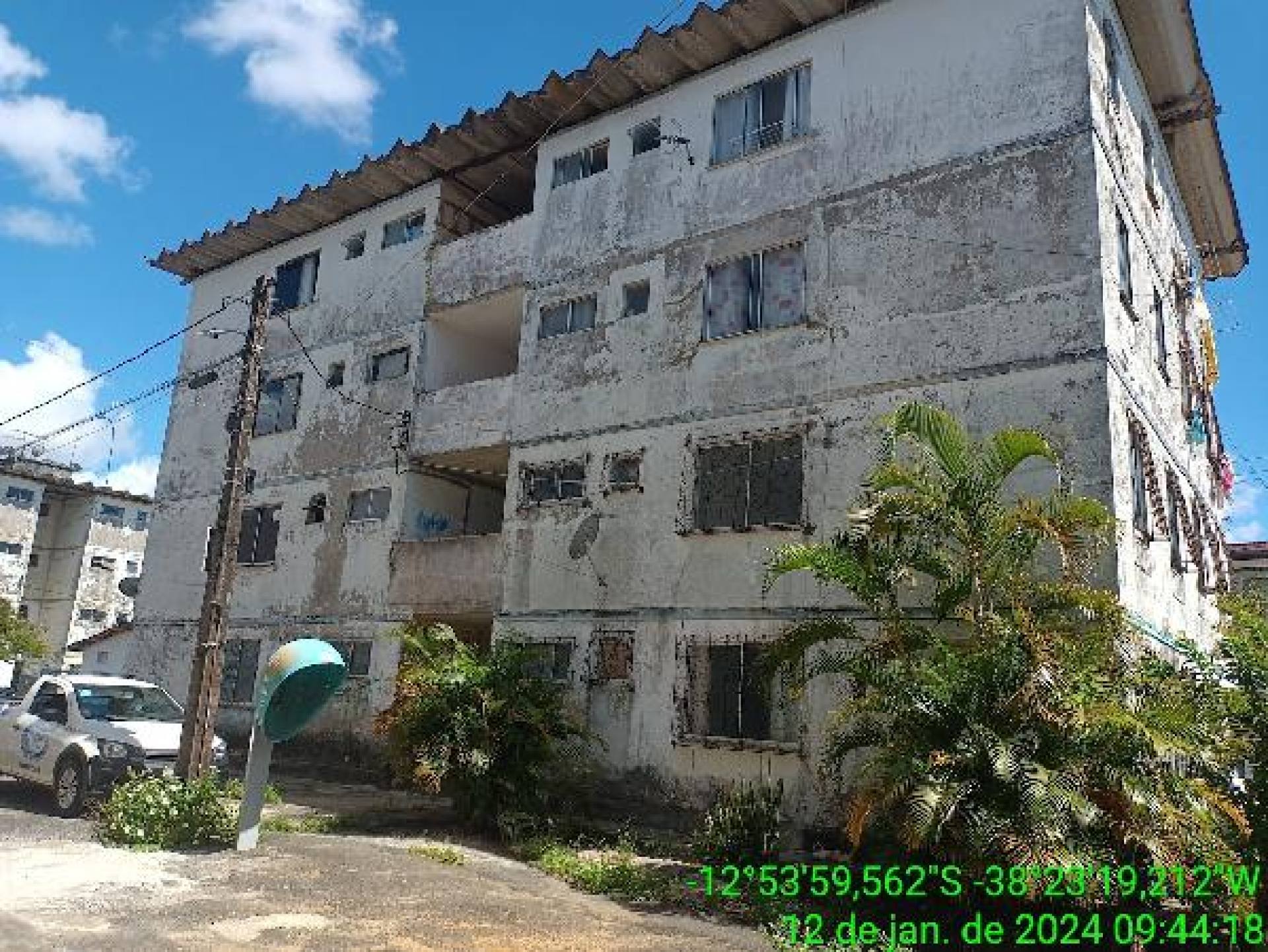 OPORTUNIDADE CAIXA | APARTAMENTO 2/4 EM FAZENDA GRANDE III COM 61% DE DESCONTO