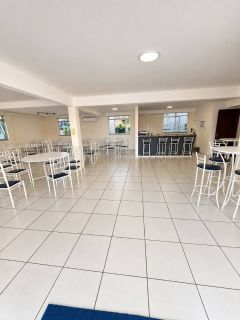 Apartamento Para Vender com 2 quartos 1 suíte Jockey Club em Lauro De Freitas