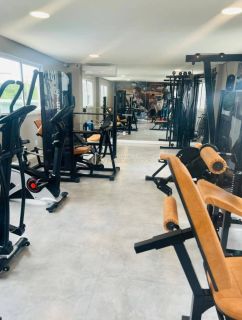 Apartamento para Alugar com 2 Quartos e Suíte