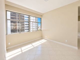 Casa de Condomínio Para Vender com 3 quartos 1 suíte Campo Grande em Salvador